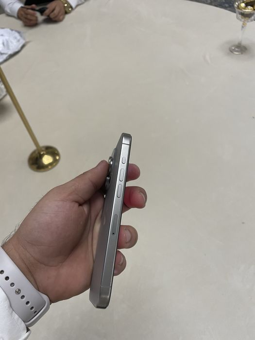 Iphone 15 pro radnoy