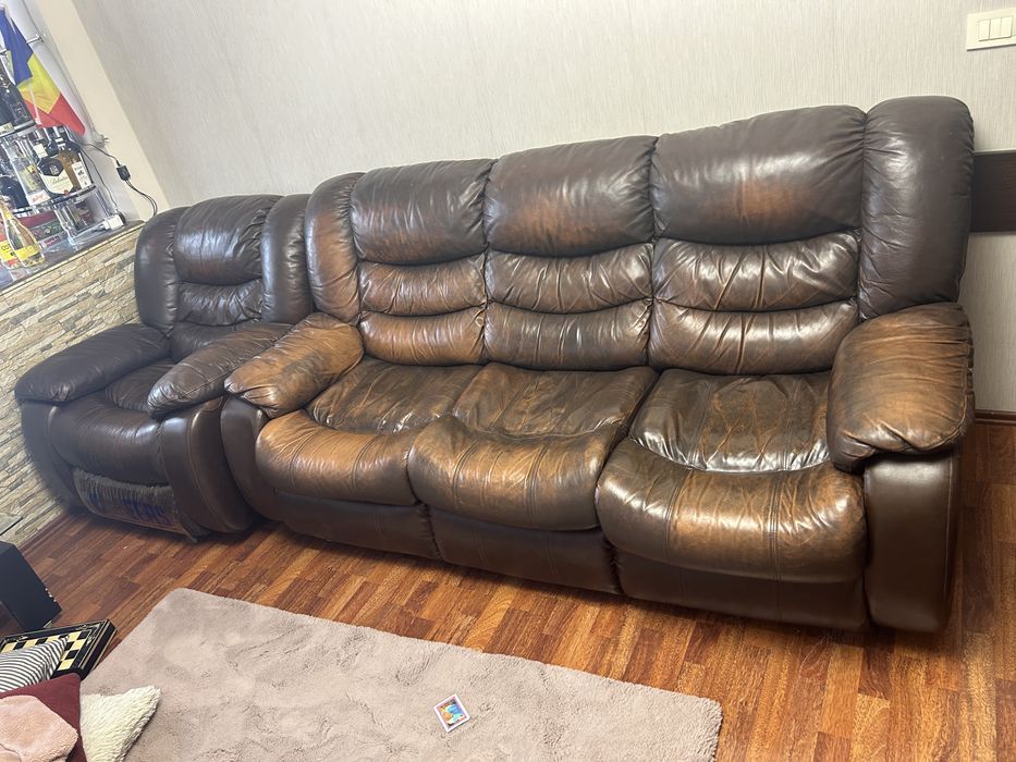 Canapea pat cu doua fotolii din piele naturală