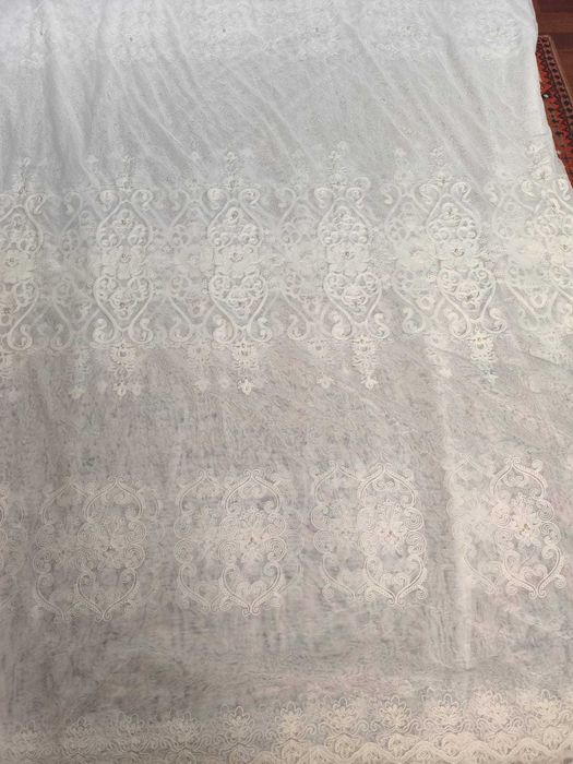 Белая красивая тюль