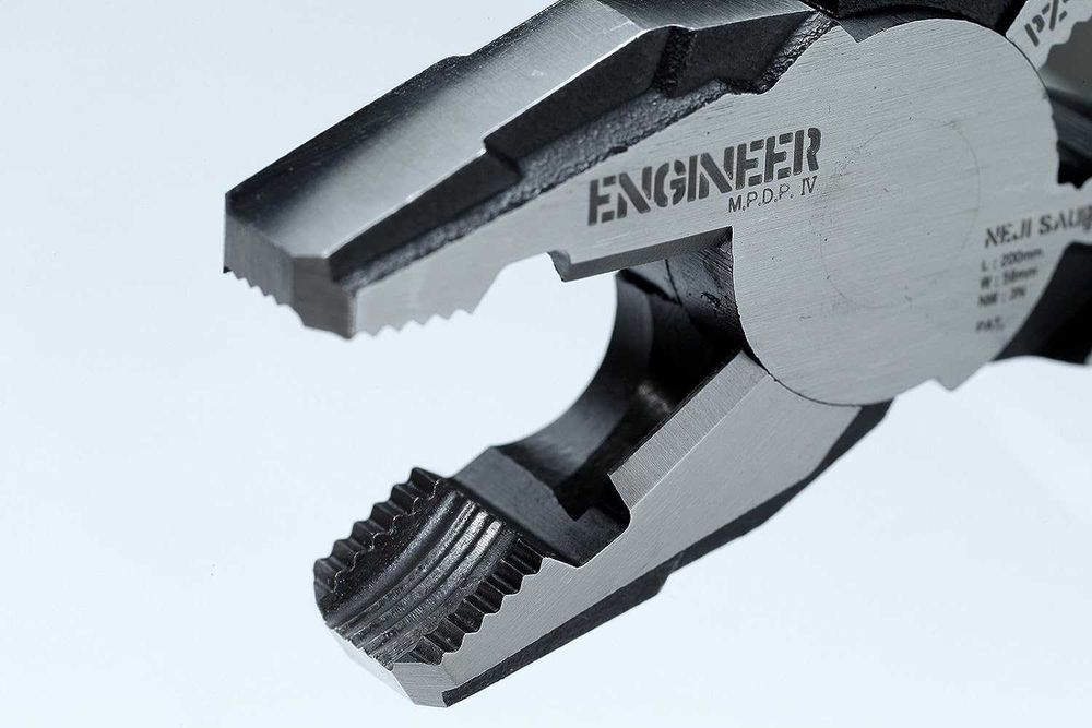 Мултифункционални клещи ENGINEER PZ-59 за премахване на болтове