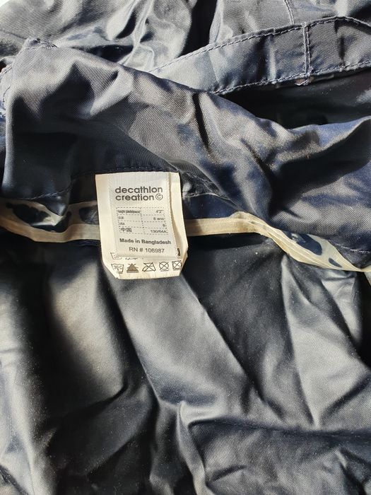 Vind set bluza si foita de ploaie 8 ani