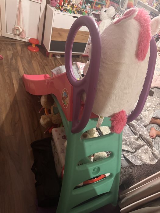 Vand tobogan pentru copii in stare impecabila.