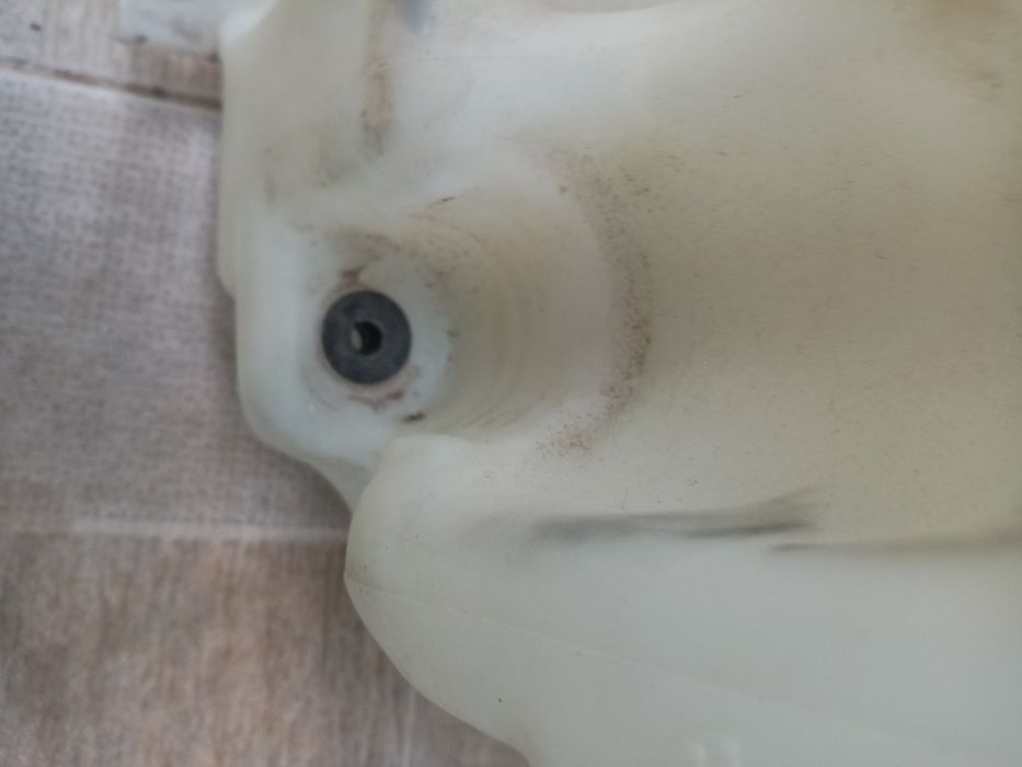 Казанче за чистачки за стъкломиещо у.во на Алди.Сеат.Шкода и др.