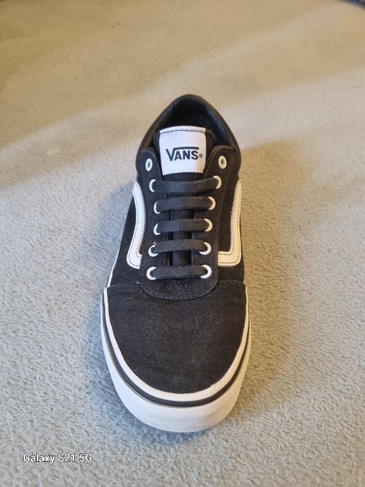 Vând adidași Vans