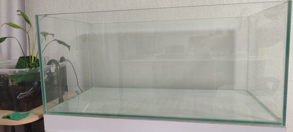Продам аквариум 20 000