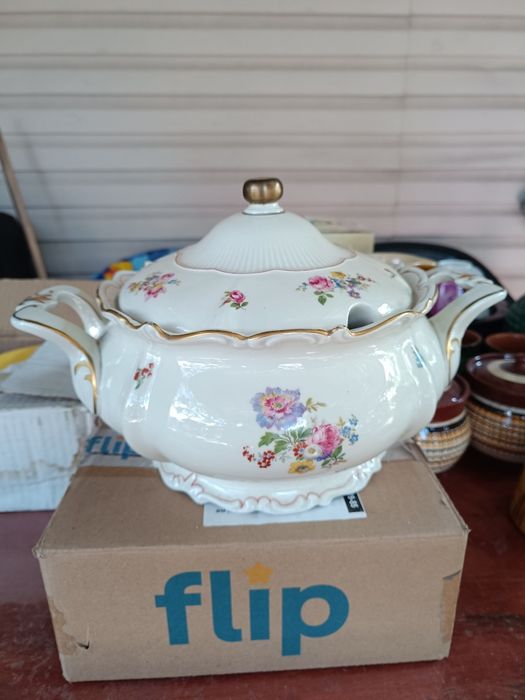 Продается красивая посуда. Фарфор, хрусталь.