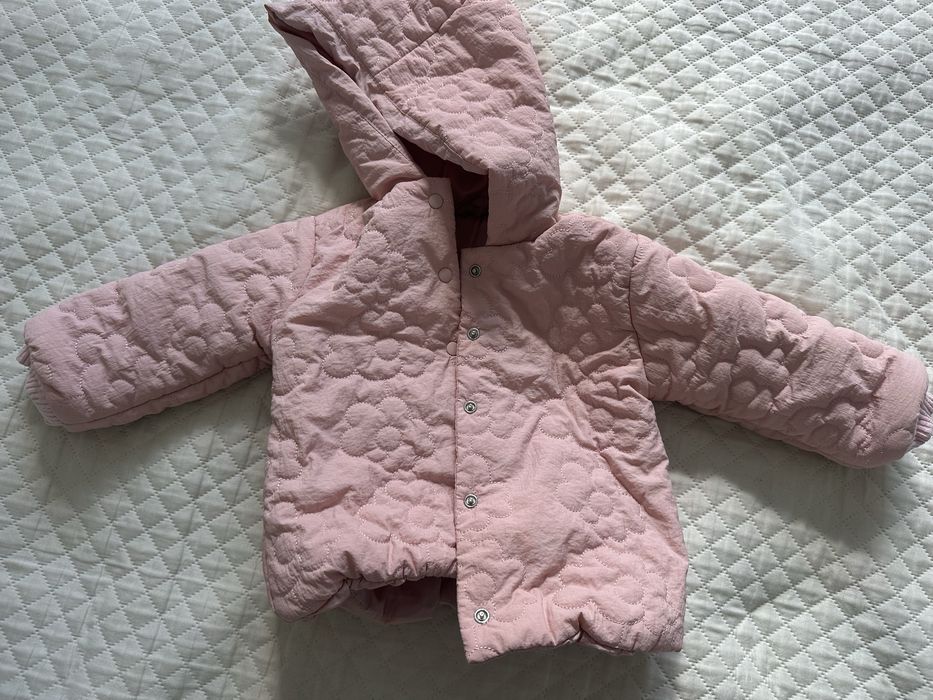 Продам куртку весна на девочку рост 68
