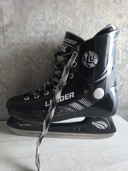 Коньки  хоккейные