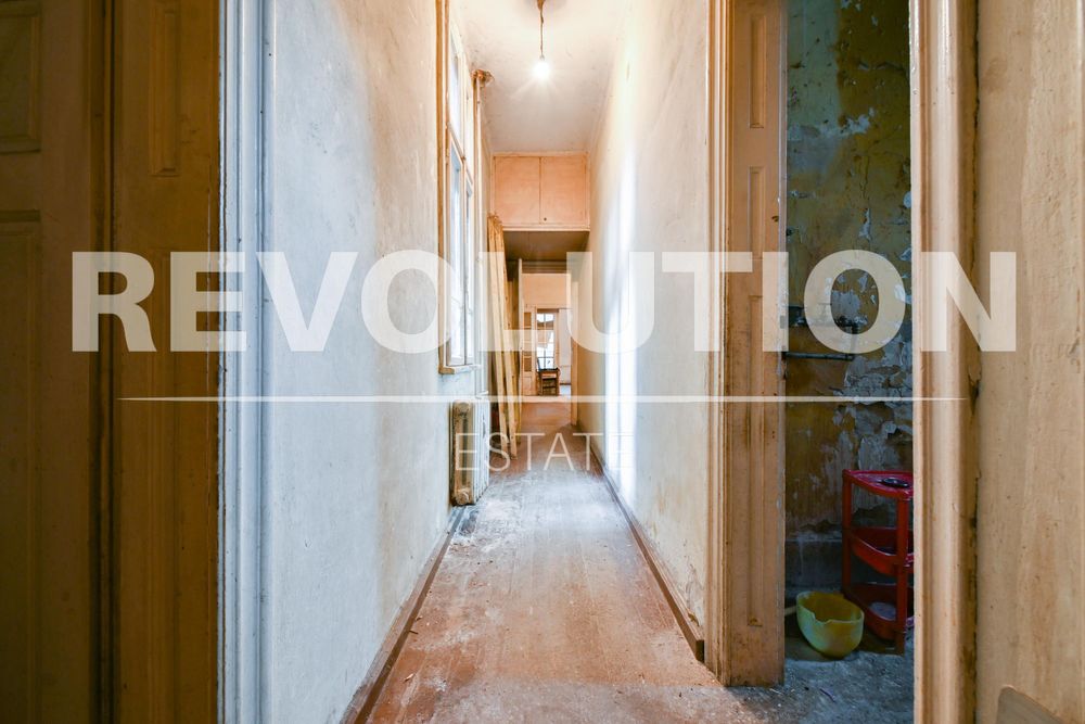 Продава се Четиристаен апартамент в София, Център - 181 кв.м за 3646 €/кв.м - Снимка #11