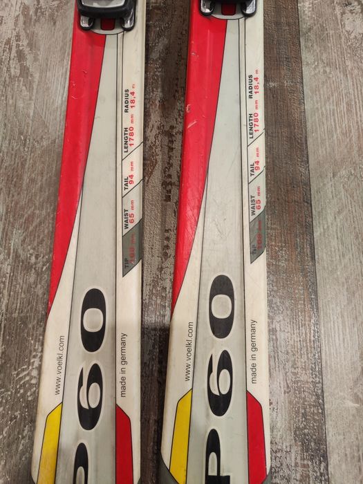 Ски Elan и Volkl и щеки