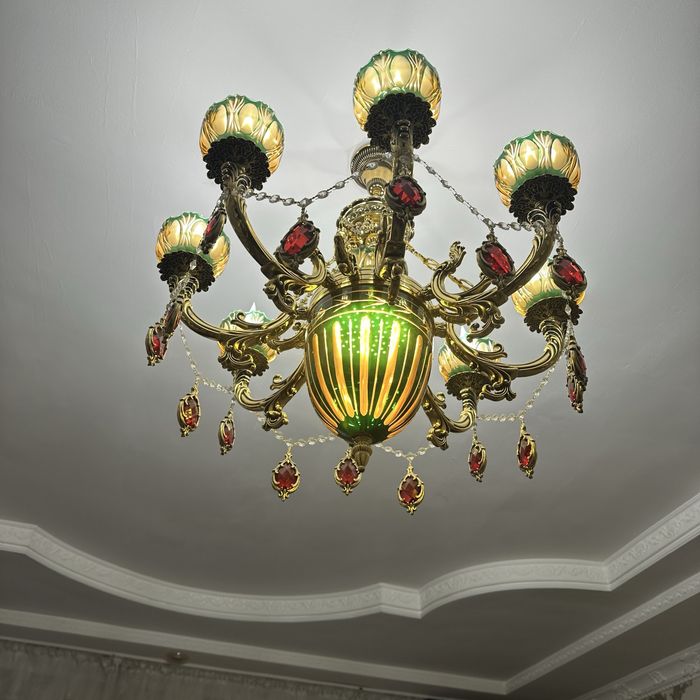 Продается люстра