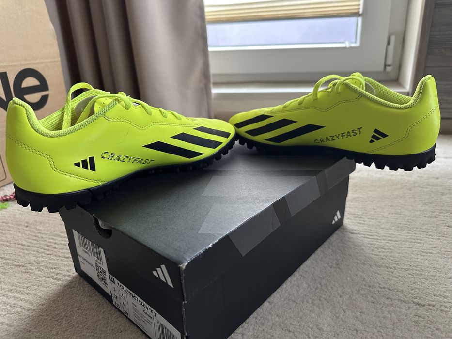 Детски футболни обувки стоножки adidas номер 37 1/3