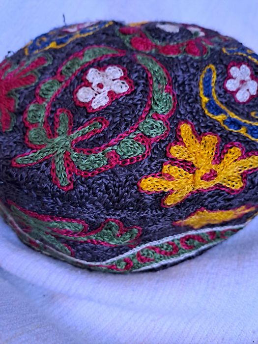 Chipiu basca sapca uzbeca brodata manual veche Pitesti • OLX.ro