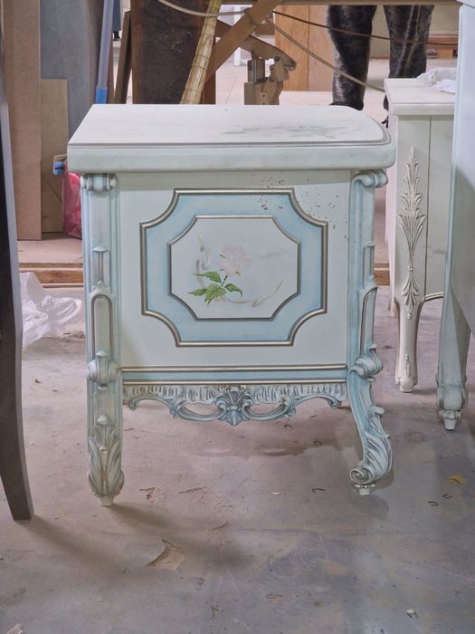 Прикроватаные тумбы