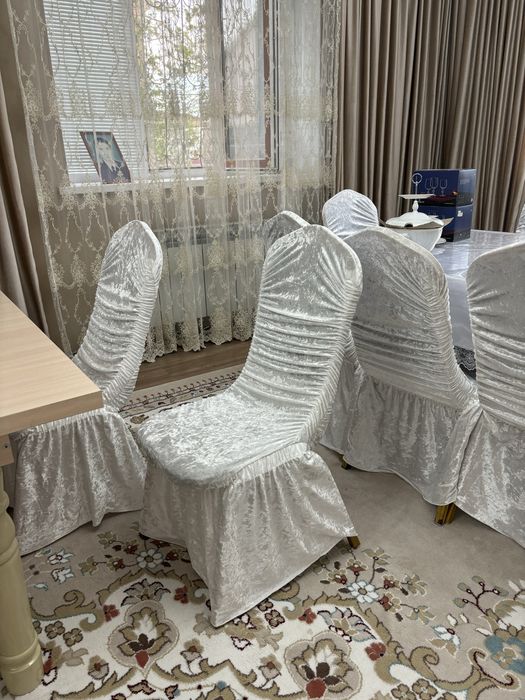 Стол со стульями