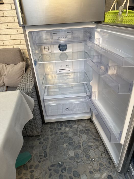 Продается холодильник Самсунг двухкамерный