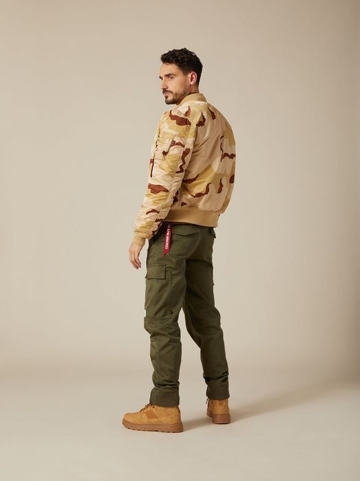 Пилотско яке тип бомбър на Alpha Industries