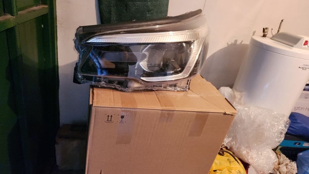 Фарове SUBARU FORESTER 2018- FULL LED
Състояние: Използван , Фара е бе