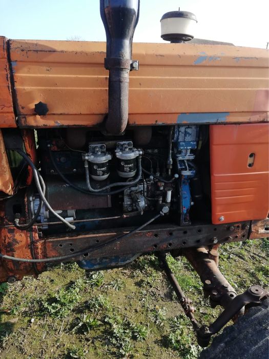 Vand tractor U650 cu plug arat!