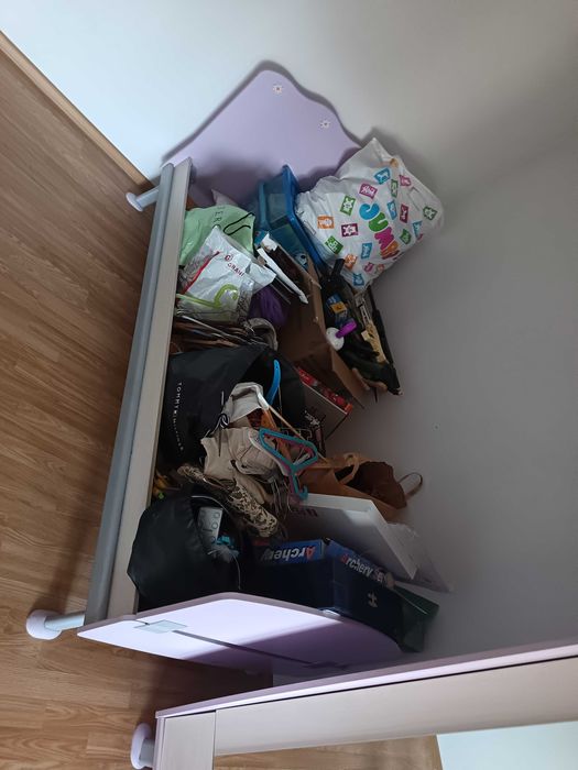 Обзавеждане за детска стая - легло, трикрилен гардероб и етажерка