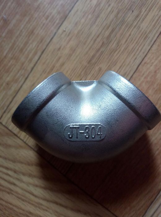 Продаю углы с тройниками из нержавейки. И болты.Вентеля из нержавейки