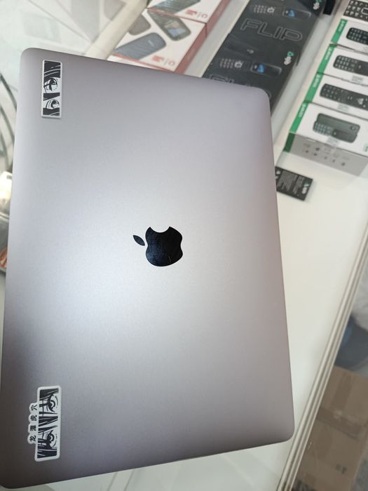MacBook Pro sotiladi