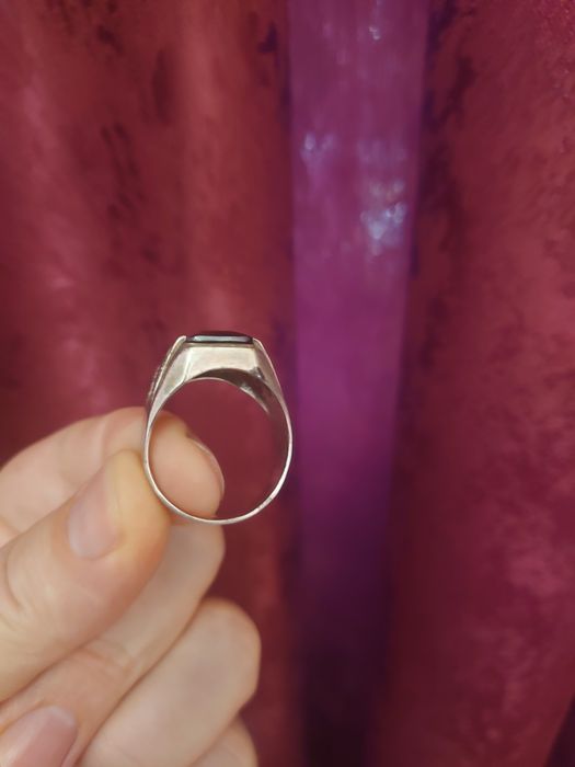 Продам мужской серебряный перстень