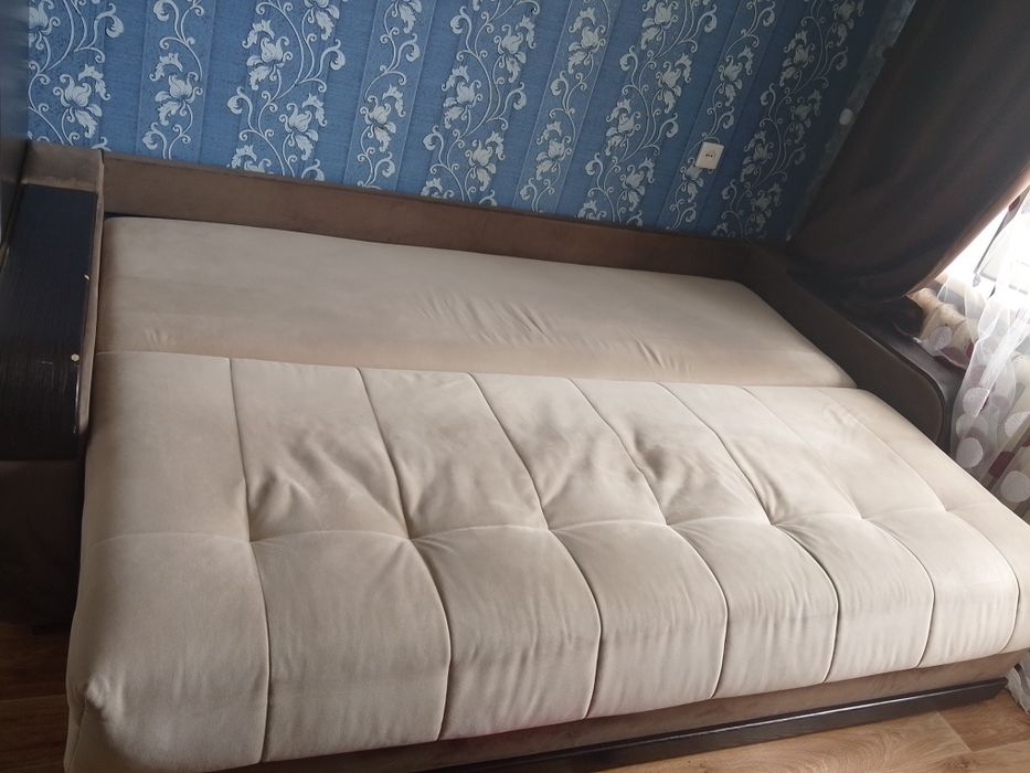 Продам двухспальный диван