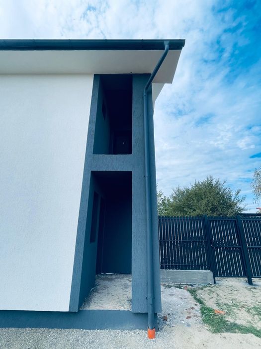 Casa de vanzare zona aeroport 136 mp desfasurat