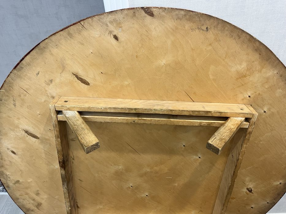 Продам жер стол (круглый стол)