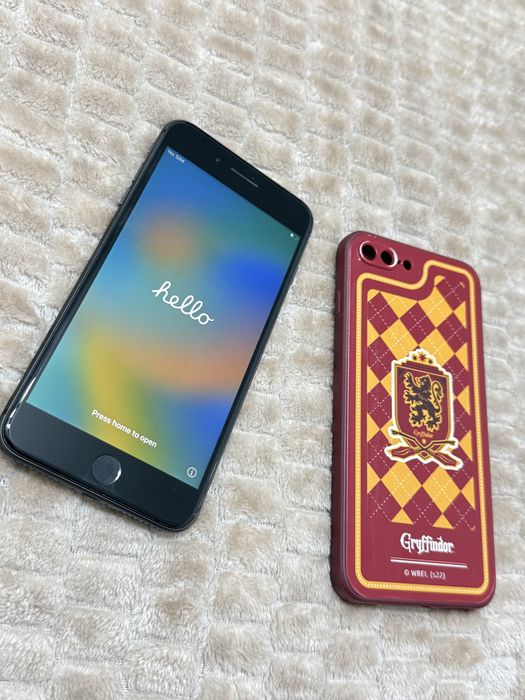iPhone 8 Plus, stare foarte buna + husa