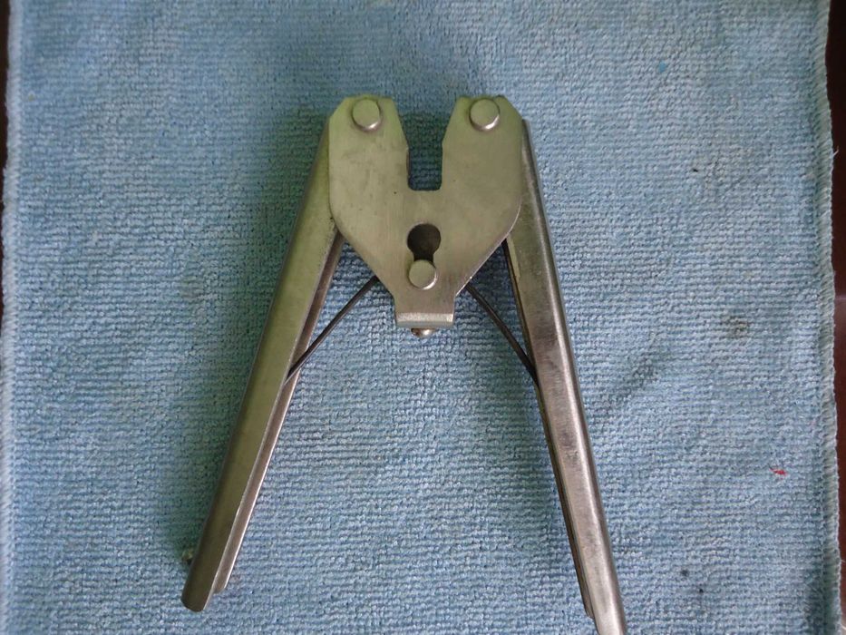 Продам пломбиратор Советский НОВЫЙ с пломбами свинцовыми.