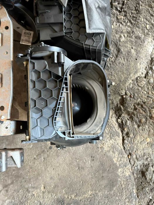 Aeroterma modelul climatronic BMW F20 F21 F30 F31 F32 F36 cod 9325142