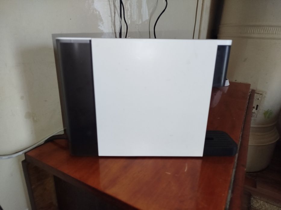 Кофе машина в хорошем состоянии каробка есть