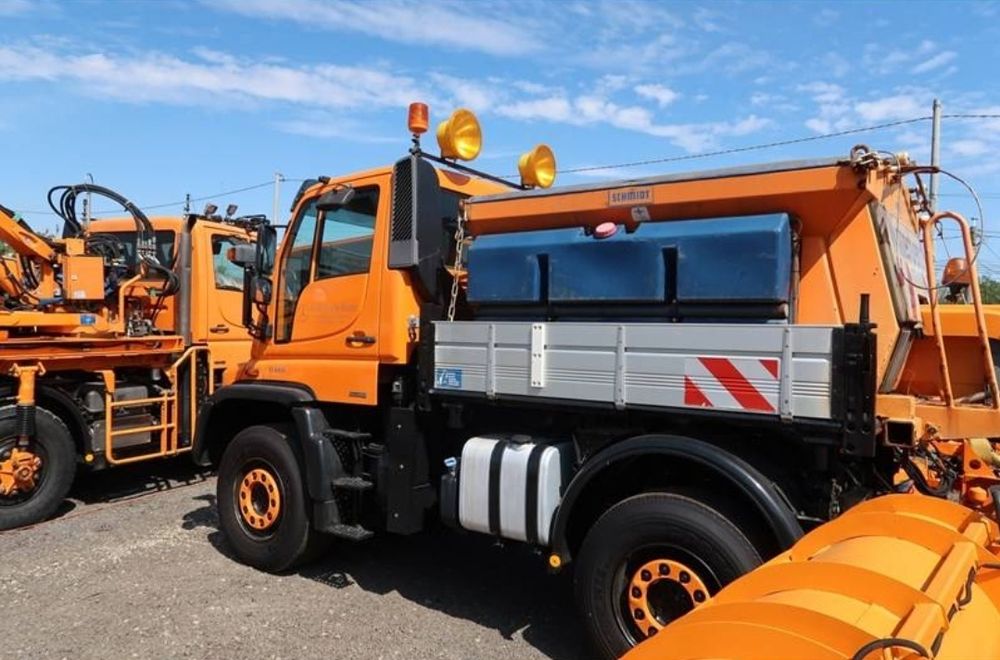 Unimog u500 u400 u300 4x4 deszapezire