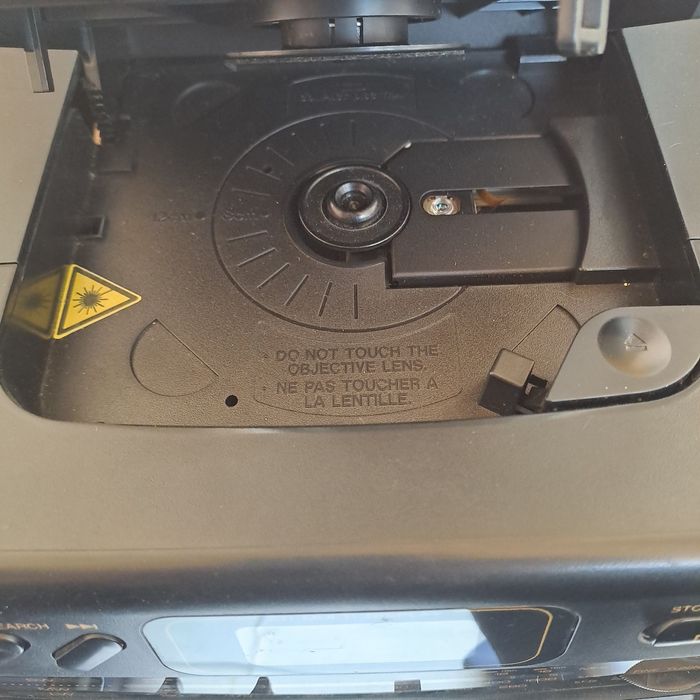 JVC CD Portable System PC-95. Super-Bass Horn