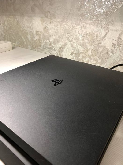 Playstation 4 slim
