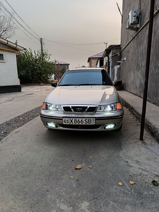 Леховой машина седан