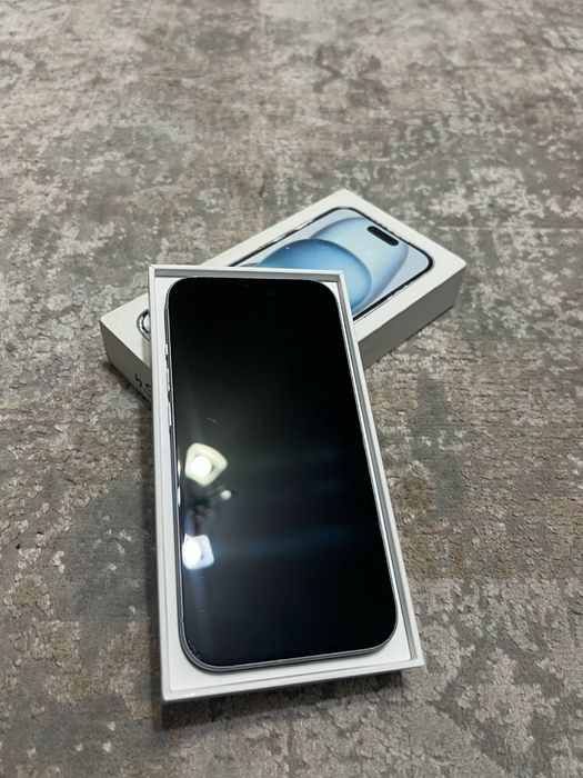 Iphone 15  blue