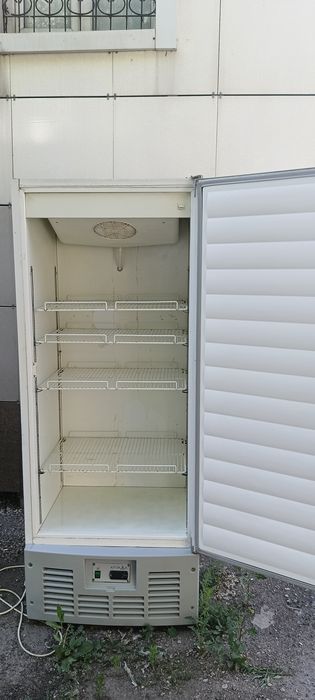 Холодильники продам