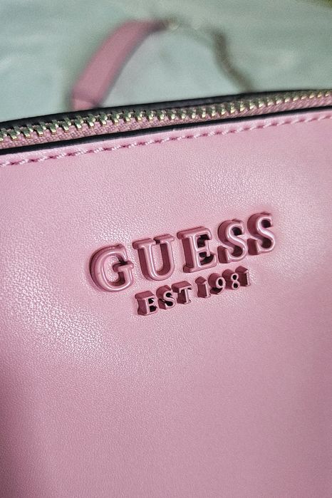Розова чанта Guess
