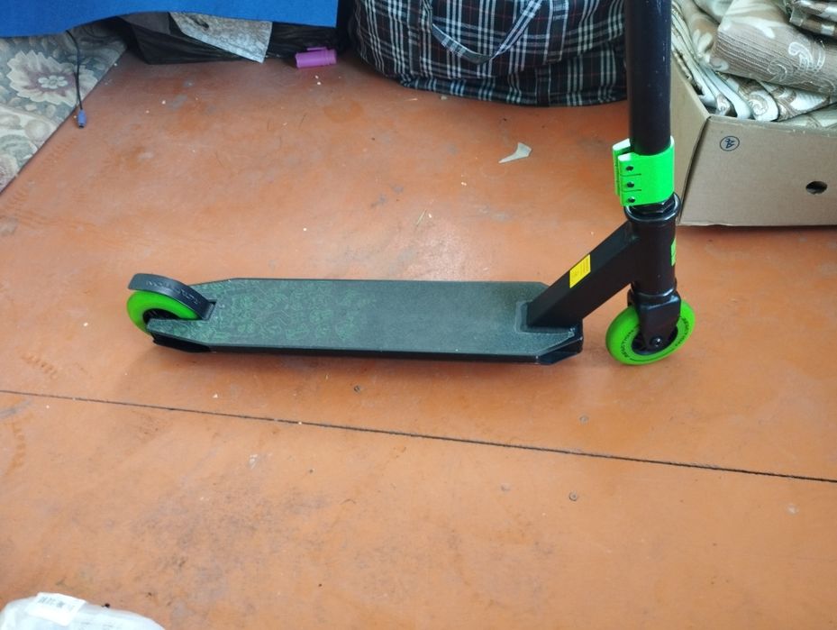 Продам детский трюковой самокат!