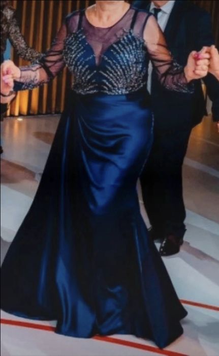 Rochie lungă de seară bleumarin, elegantă, cu paiete și mâneci transparente, mărimea 46