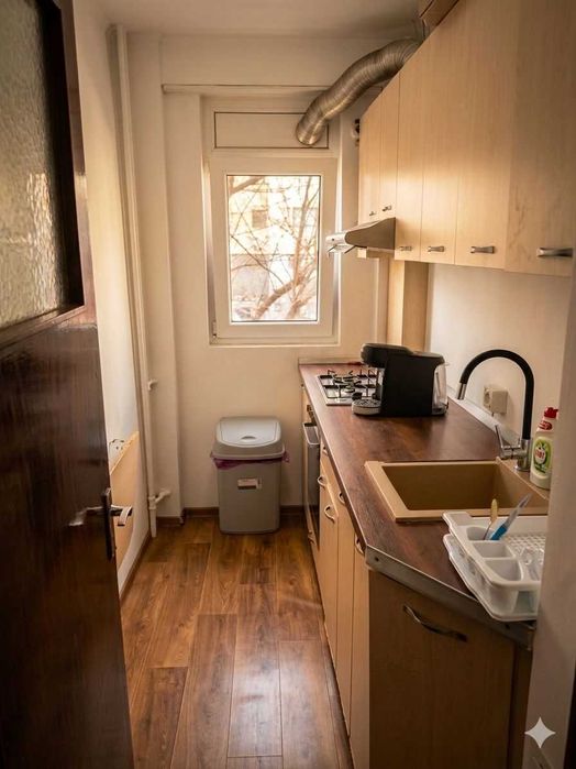 Proprietar inchiriez 2 camere delfinului,mega mall