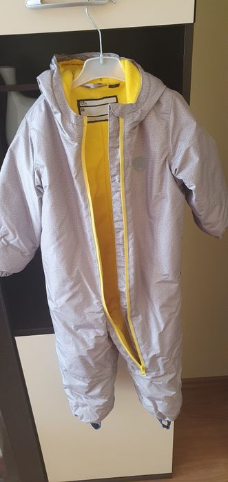 Vând combinezon copii
