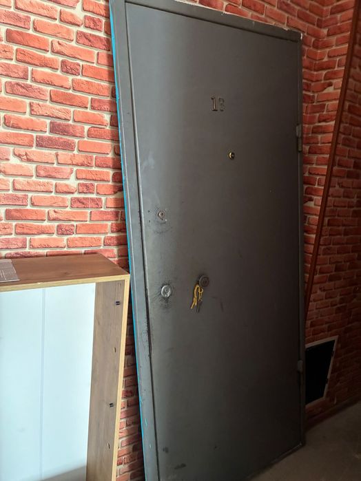 Дверь металлическая