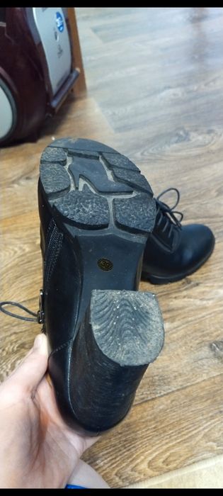 Ботинки женские 39 размер