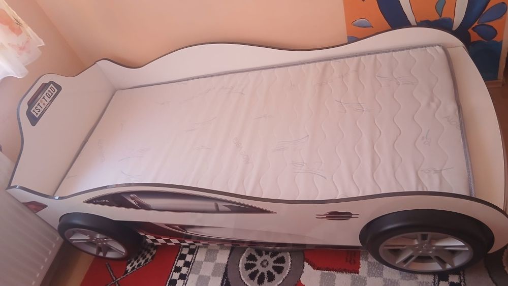 Pat copii nou, model mașină