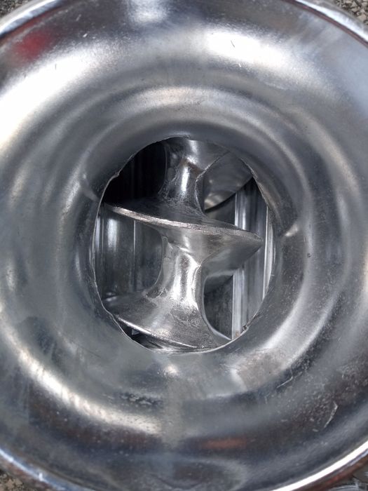 ЧИСТО НОВА,Месомелачка номер 32 +Електромотор с стойка 1.5kw/ 2.2kw