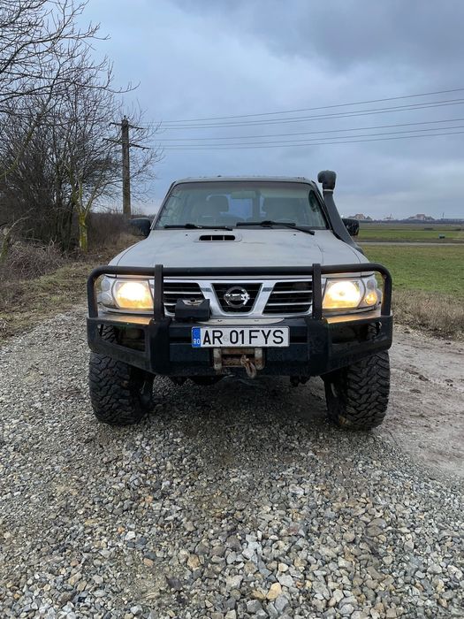 Nissan Patrol Y61 Scurt 3.0 TDDI An 2004 Pret 11800 Euro